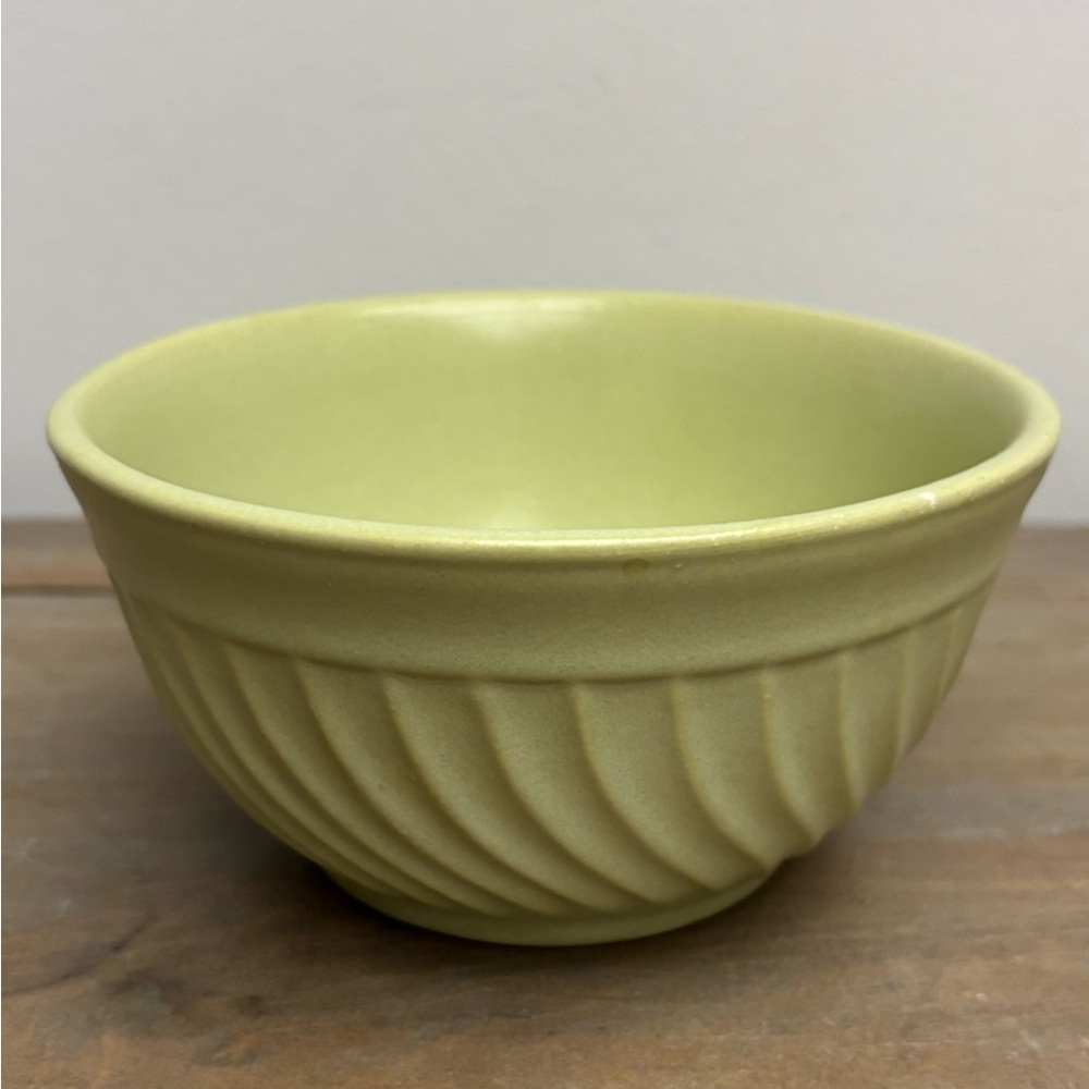 Vintage Fioriware Swirl Mixing Bowl, Zanesville OH Pottery